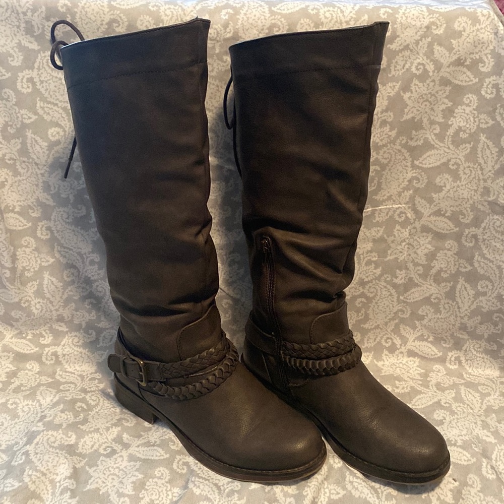 XOXO Knee high boots back tie side zipper size 7 Montana.  Dark Grey